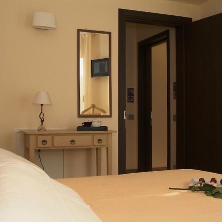 Hotel Piccolo Principe Villongo SantʼAlessandro エクステリア 写真